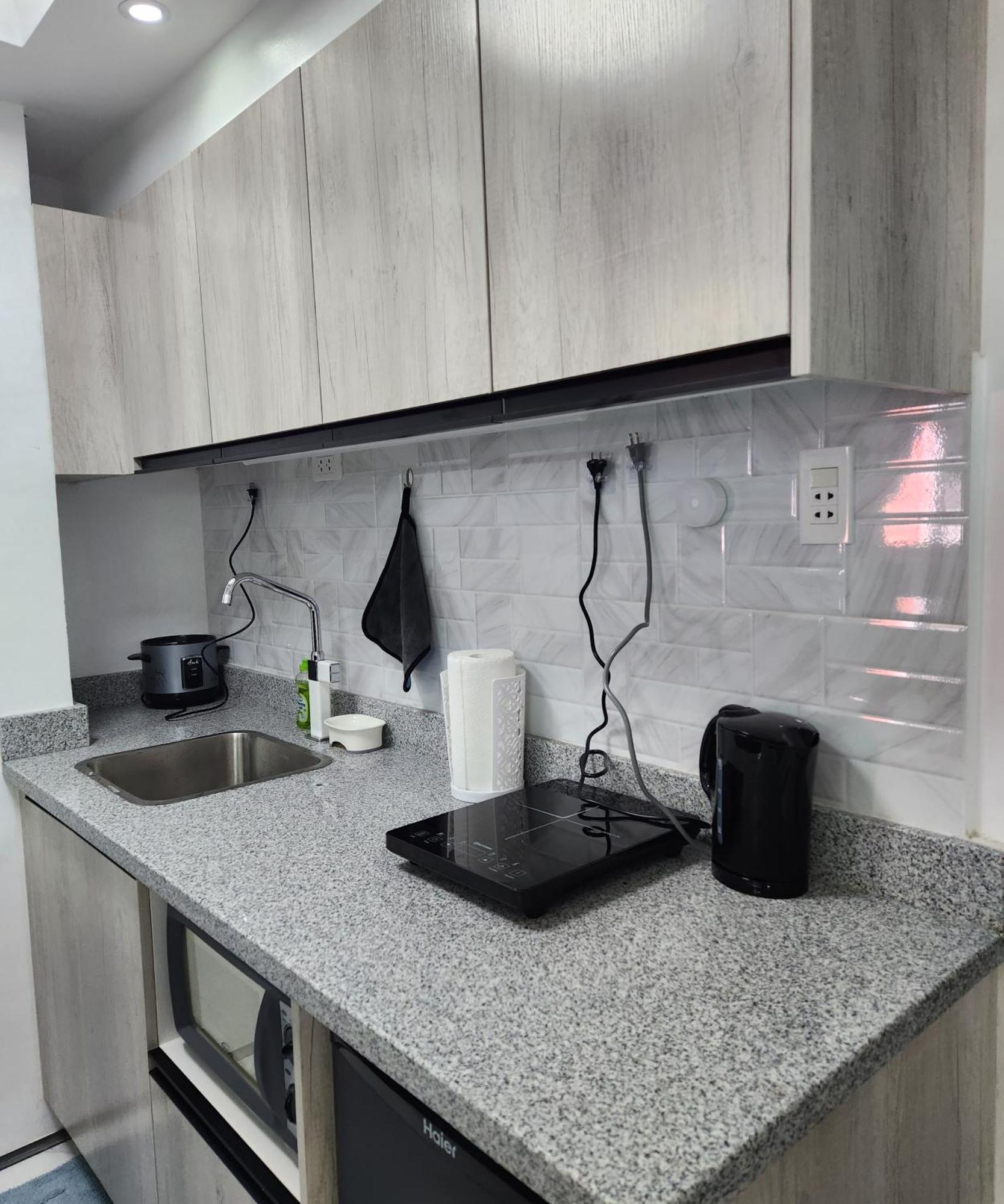 Condo Azur Suites B207 Near Airport, Netflix, Stylish, Cozy With Swimming Pool Lapu-Lapu City Dış mekan fotoğraf